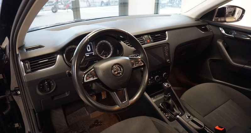 Skoda Octavia cena 72900 przebieg: 118283, rok produkcji 2018 z Wolin małe 667